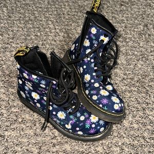 Dr martens- kid boots!!